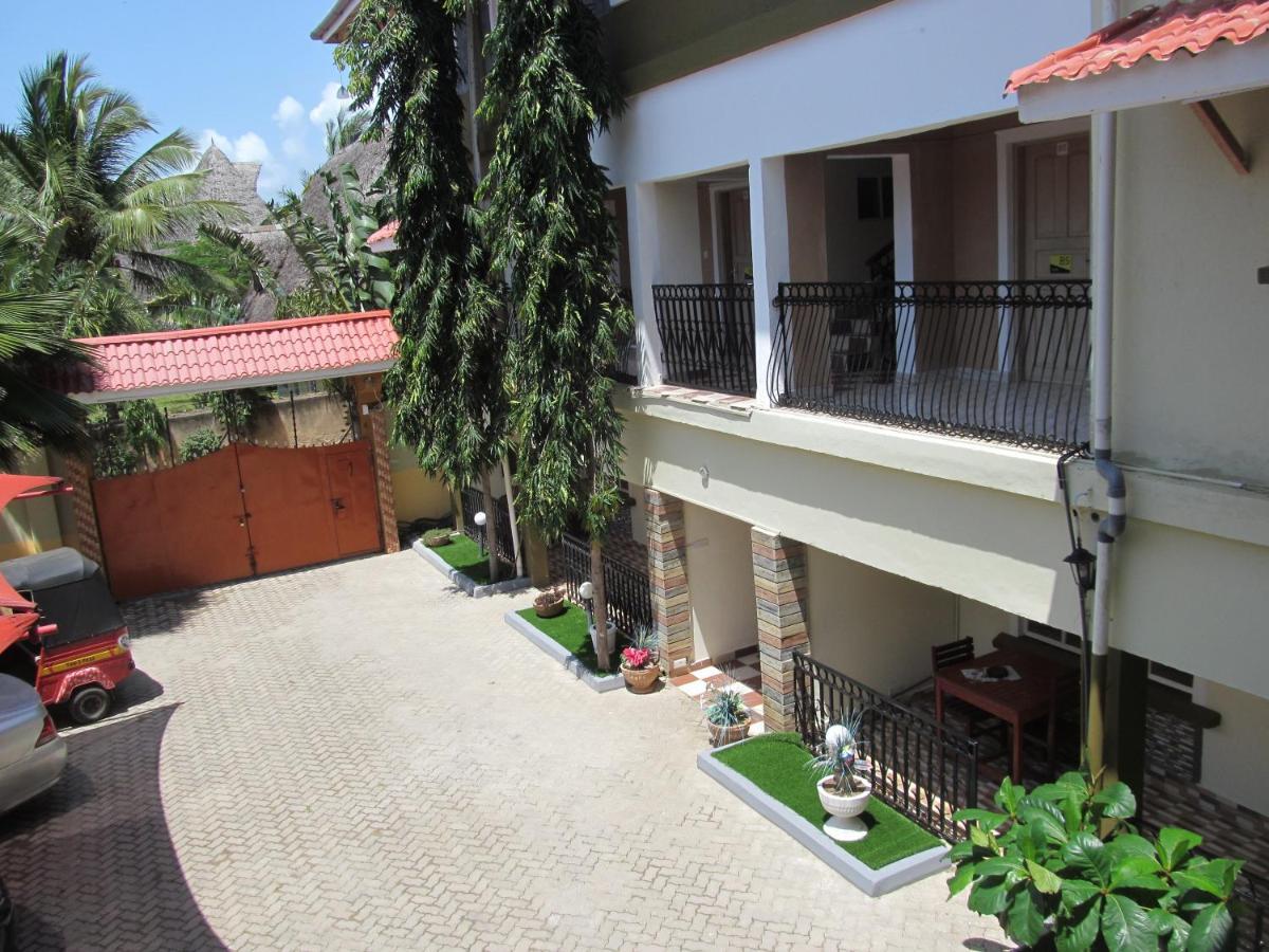 The Bright Star Resort Diani Beach Esterno foto